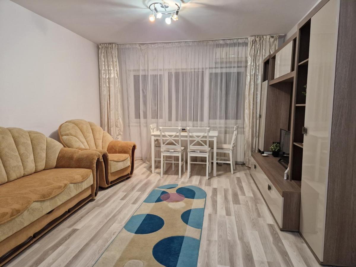 City Center Apartment Bukares Bagian luar foto