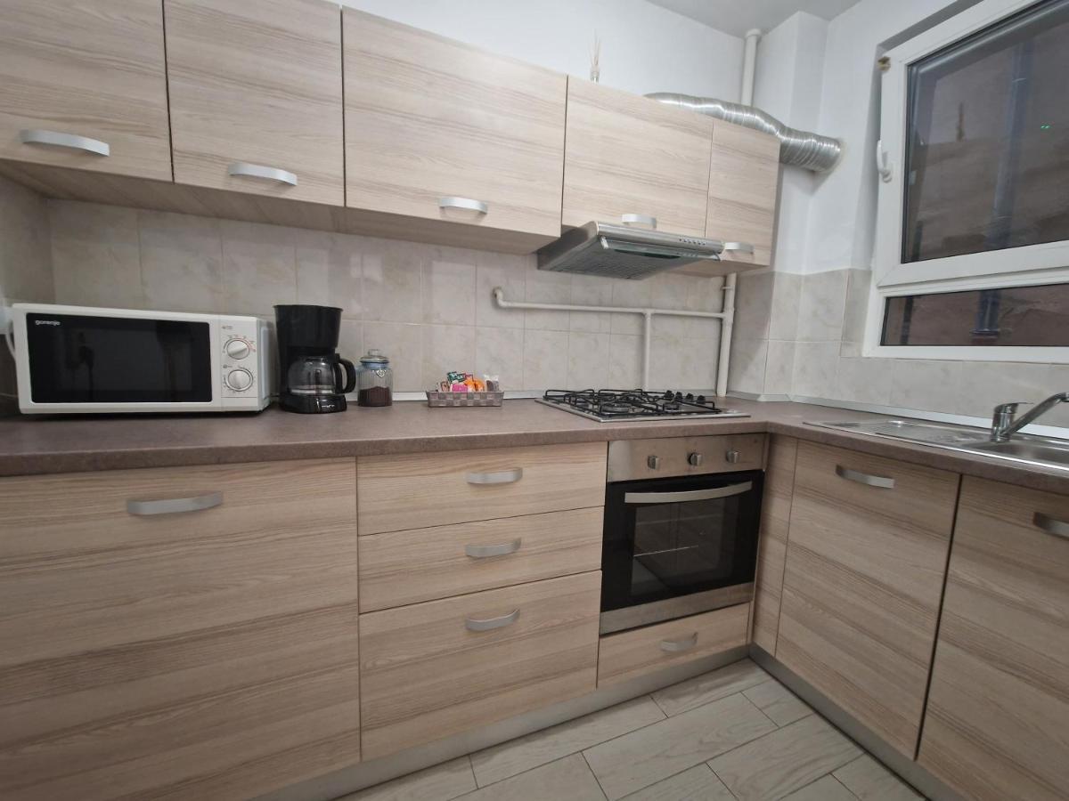 City Center Apartment Bukares Bagian luar foto